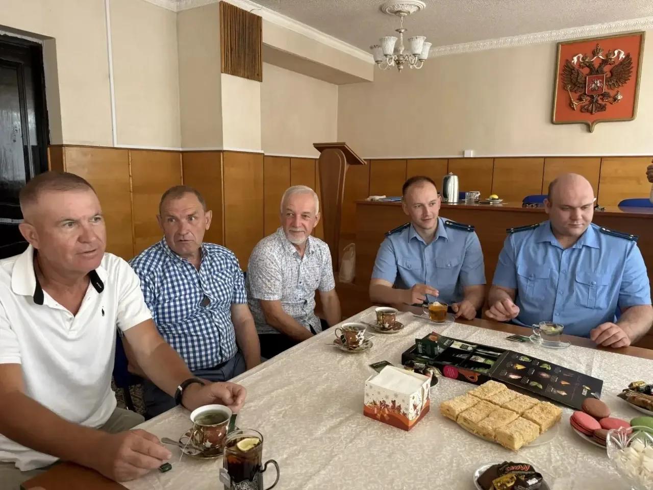 В прокуратуре города Балаково состоялась встреча с ветеранами надзорного ведомства.