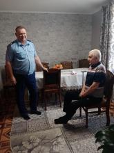 Коллектив прокуратуры Заводского района возложили цветы к местам захоронения ветеранов.