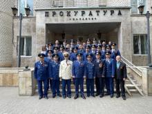 Работники прокуратуры города Балаково совеместно с ветеранами органов прокуратуры приняли участие в торжественном мероприятии, посвященному 80- летию со дня Победы в Великой Отечественной войне и борьбе с нацизмом, возложили цветы к вечному огню у Обелиска Победы. 