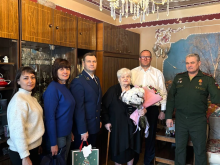 Прокурор Октябрьского района вместе с главой района и депутатами посетили Нинель Владимировну Глушкову