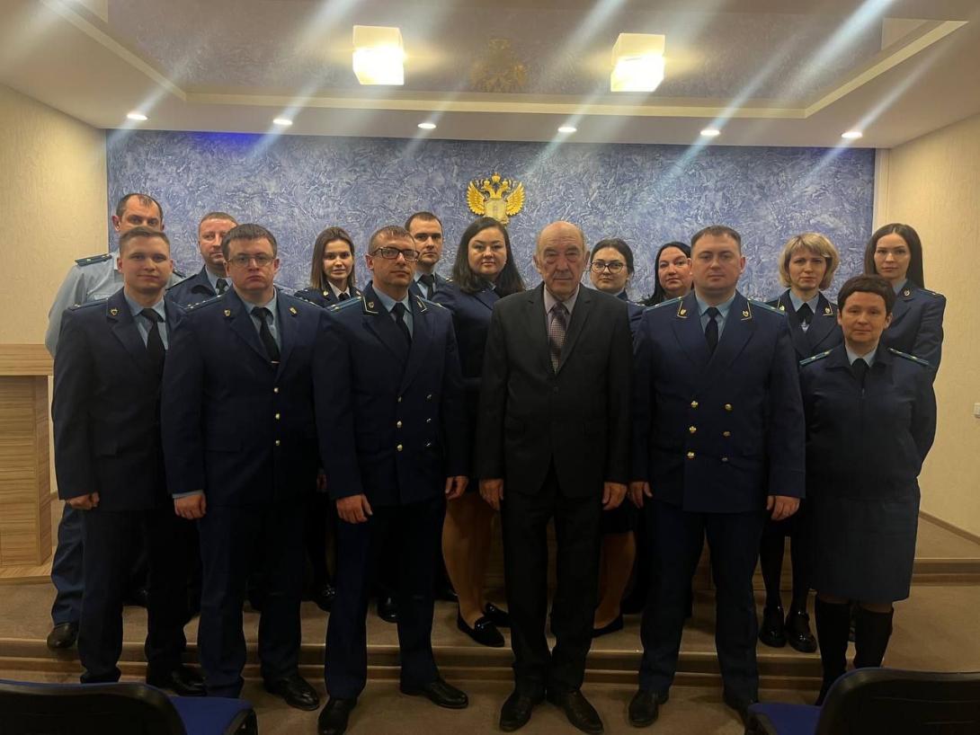 В прокуратуре Заводского района Саратова состоялась встреча коллектива с ветераном прокуратуры области Владимиром Александровичем Бесараб.
