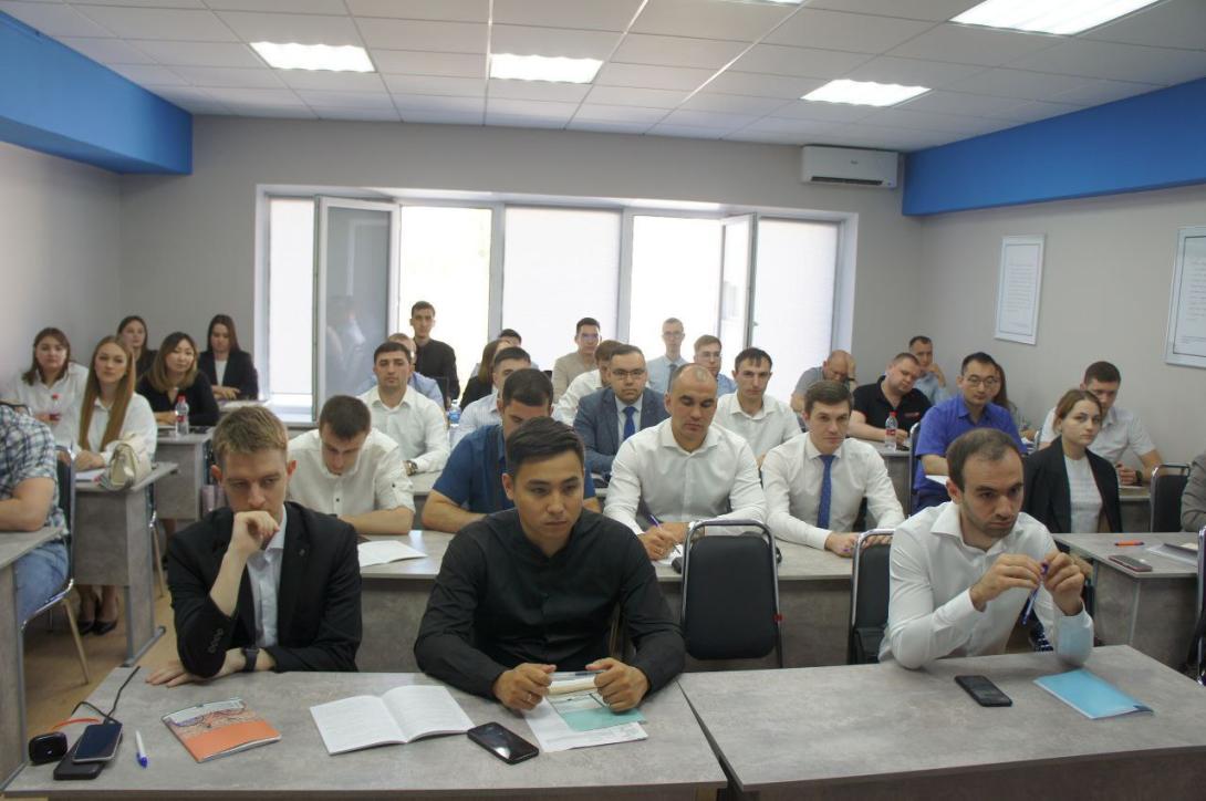 Ветеран органов прокуратуры провел практическое занятие со слушателями Саратовского межрегионального центра профессионального обучения прокурорских работников.